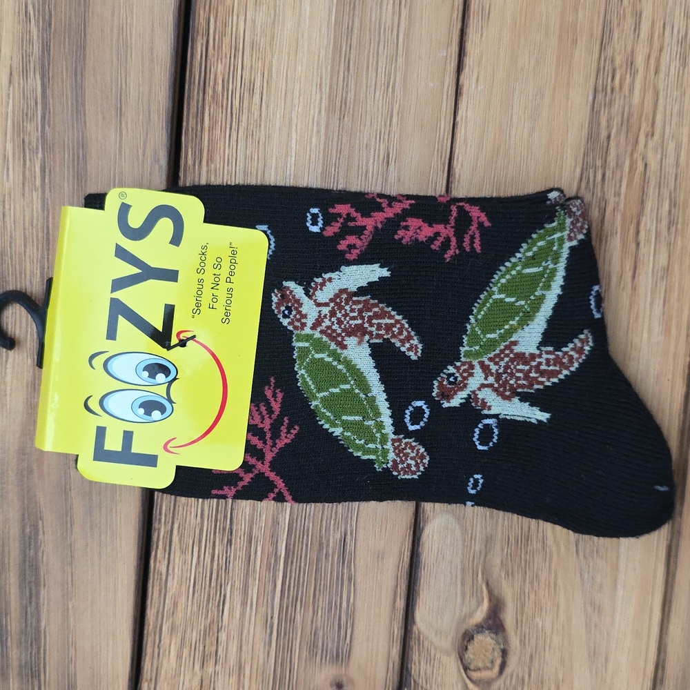 NWT Foozy's Women’s Crew Socks with Sea Turtle Design - Black
